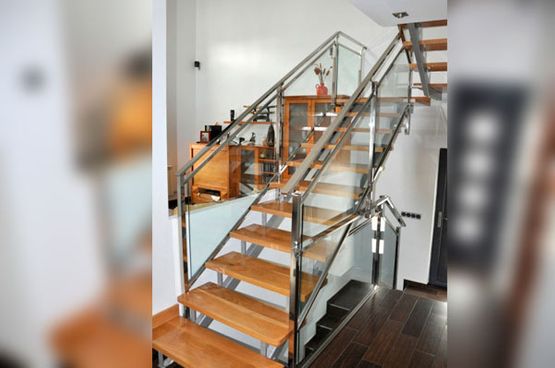 Rar Inox – Talleres Arroyo Revilla escaleras de madera con barandillas
